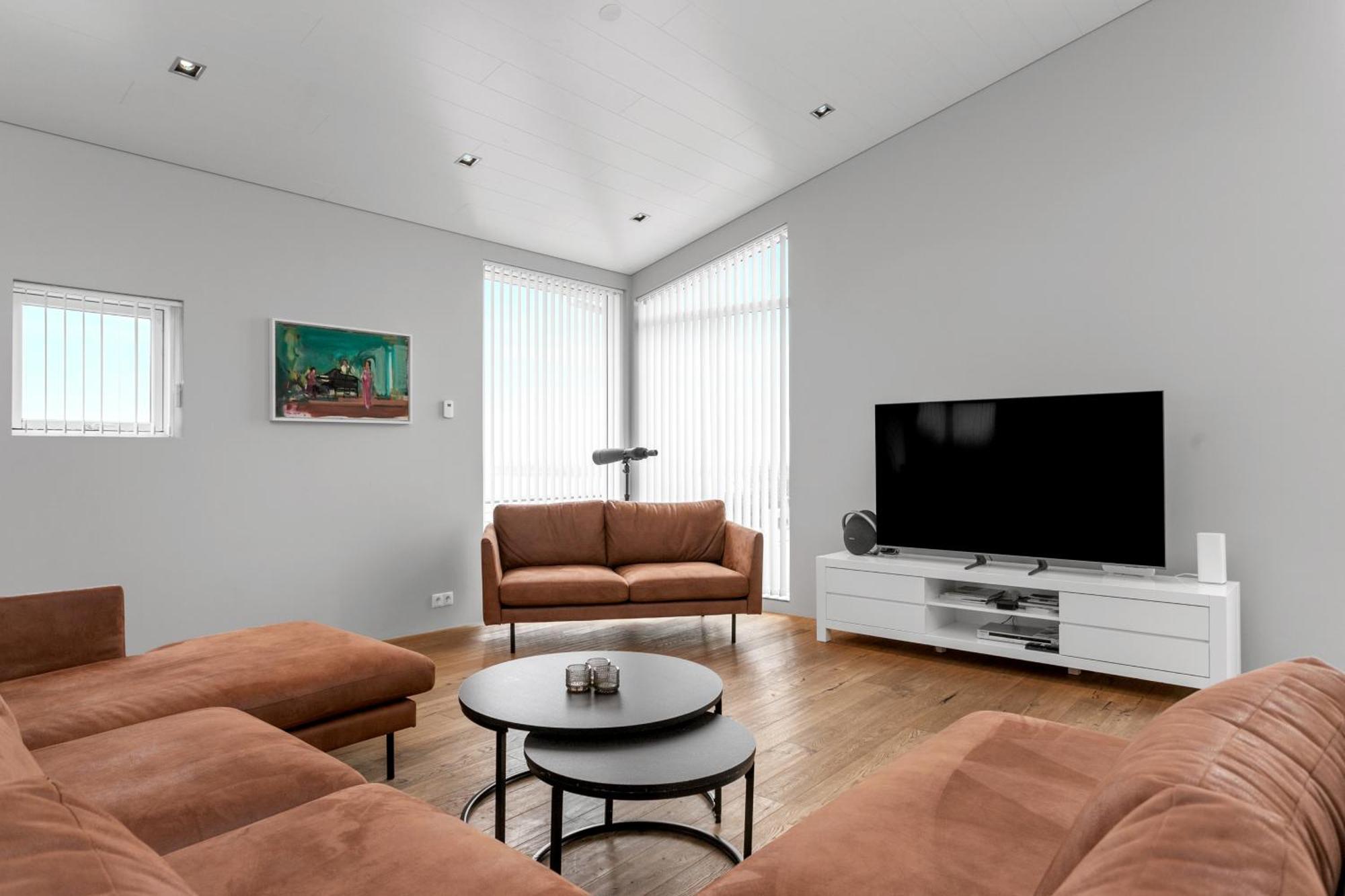 Luxury Villa With River View Laugaras Kültér fotó